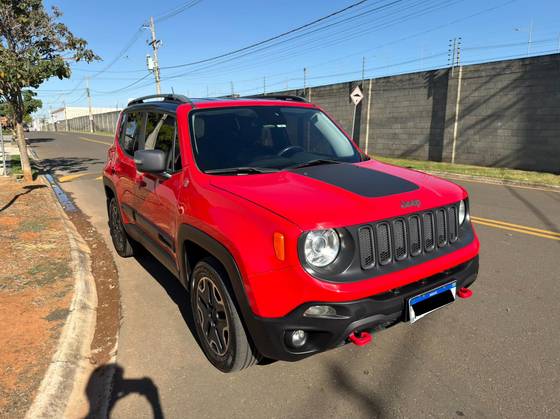 JEEP RENEGADE 2.0 16V TURBO DIESEL TRAILHAWK 4P 4X4 AUTOMÁTICO JEEP RENEGADE 2.0 16V TURBO DIESEL TRAILHAWK 4P 4X4 AUTOMÁTICO